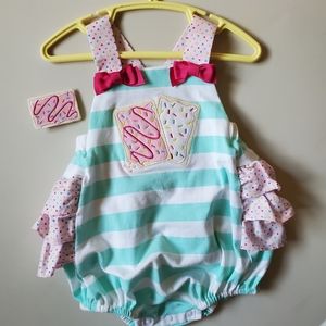 Ricrac and ruffles bubble w/ matching clip